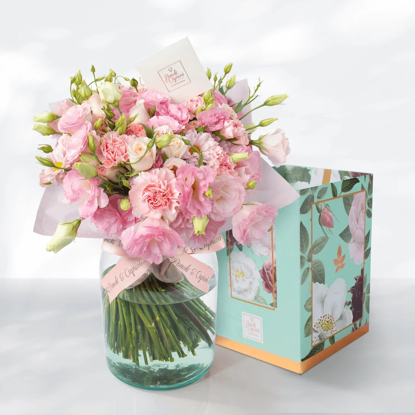 Arreglo Floral de Rosas, Clavel Rosado, Mini Rosas y Lisianthus Místico -GI030-