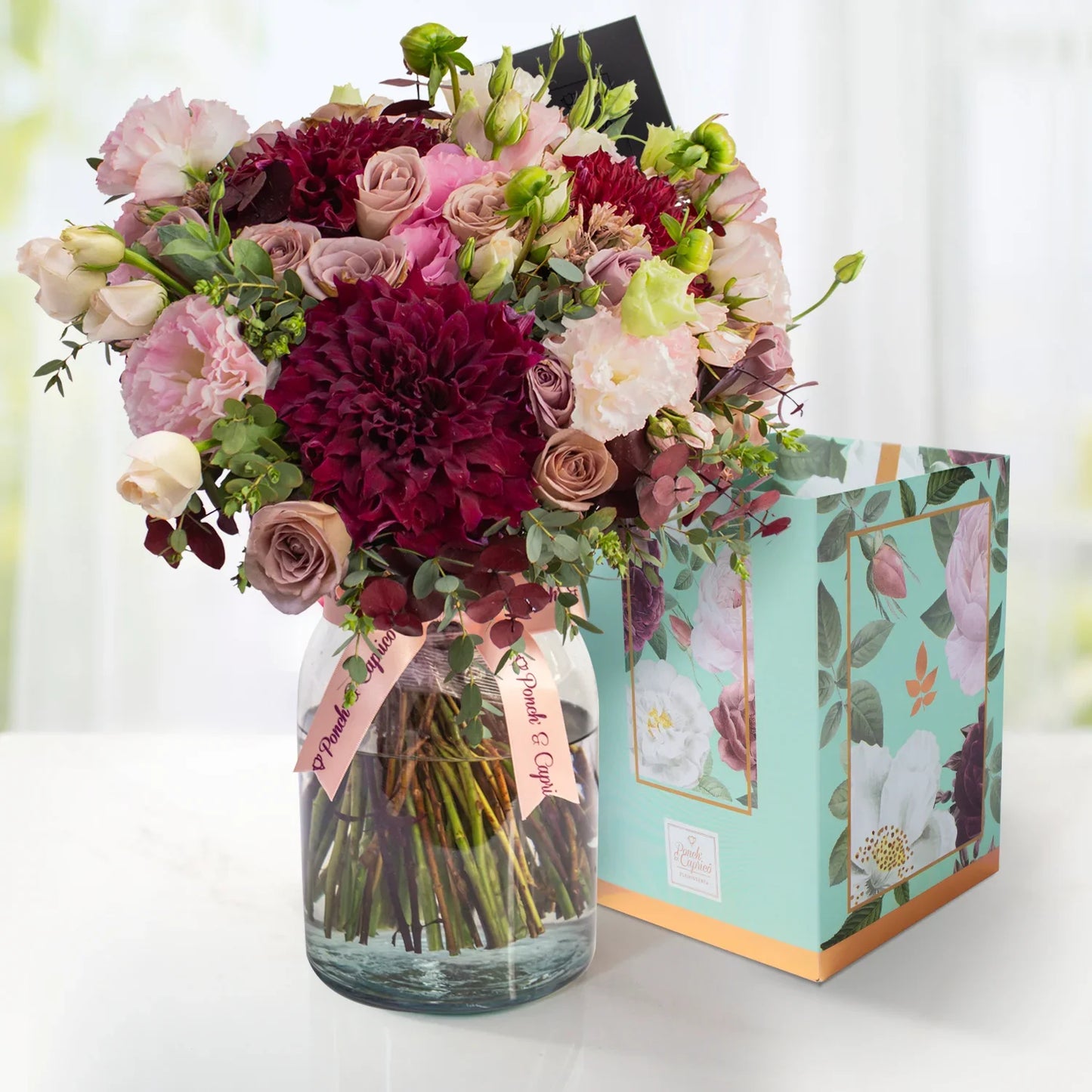 Arreglo Floral de Rosas Amnesia, Dalias, Mini Rosas, Lisianthus Místico y Dólar Rosado (preservado) - GI032-