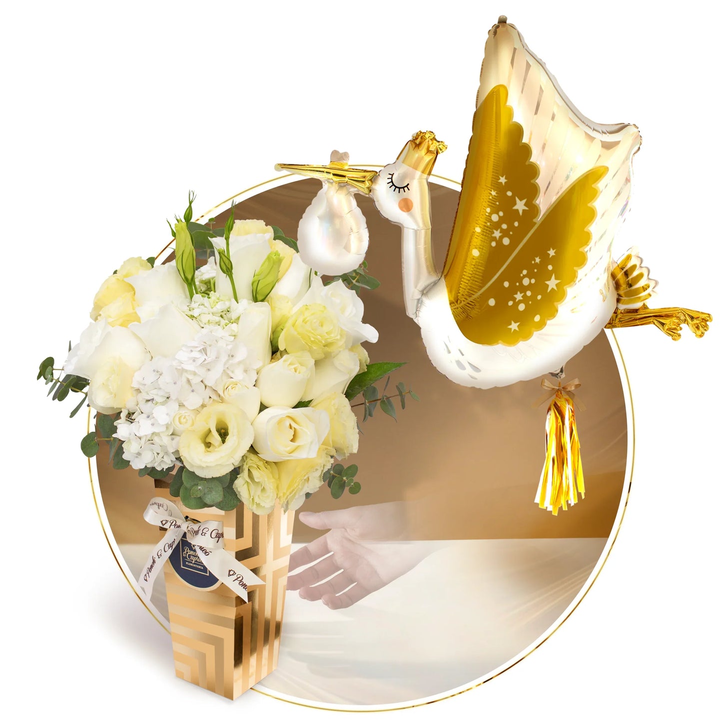 Blumenarrangement aus weißen Rosen, Hortensien und Lisianthus -LUX001-