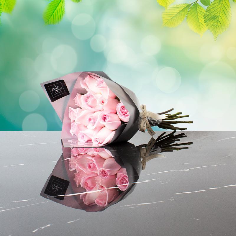 Arrangement de 12 roses rouges et autres couleurs à choisir - Florero inclus - pram023