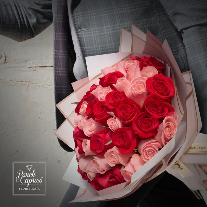 50, 100 o 150 Rosas Rojas/Rosadas en Ramillete