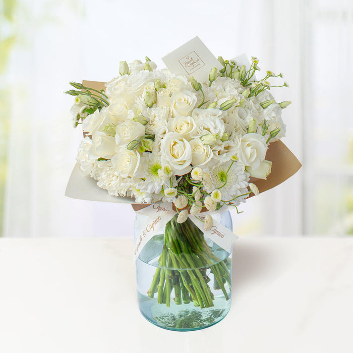 Arreglo Floral de Rosas Blancas, Clavel, Lisianthus y Tanaceto Blanco -GI029-