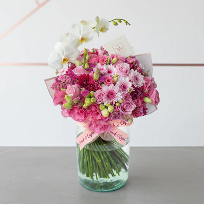 Arreglo Floral de Rosas Náuticas, Lisianthus Magenta con Orquidea -GI031-