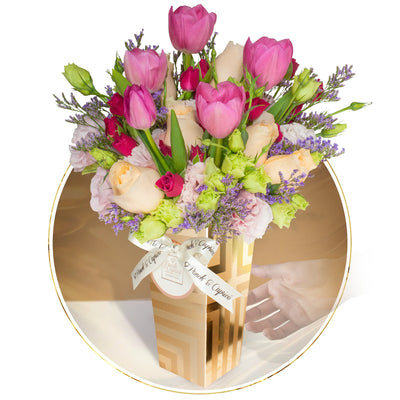 Arreglo Floral de Tulipanes, Rosas y Lisianthus - Envia Flores CDMX