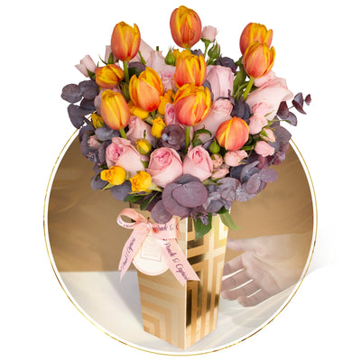 Arreglo Floral de Tulipanes, Rosas y Mini Rosas - Envía flores gratis en CDMX