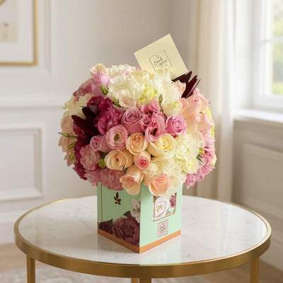 Arreglo Floral de Rosas y Lisianthus en Domo | Caja boutique