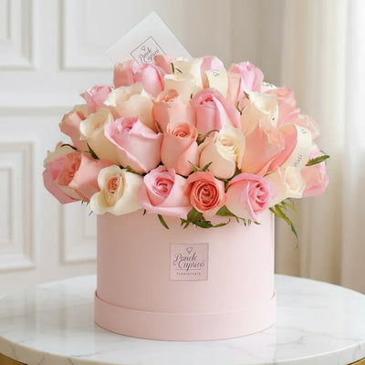 Arreglo floral de 60 Rosas en domo -Mix rosado-
