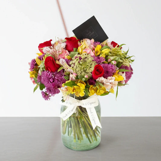 Arreglo floral de Rosas Rojas, Clavellinas y Morelianas -GI007-