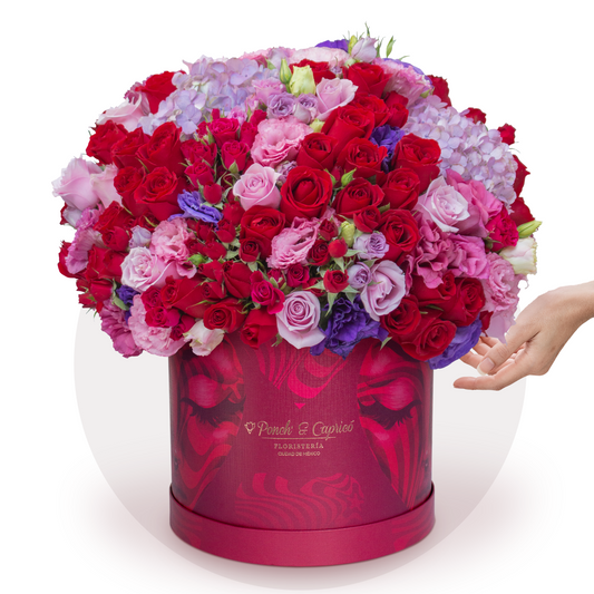 Arreglo floral de Rosas, Lisianthus y Hortensias en Caja Premium - Envio gratis CDMX