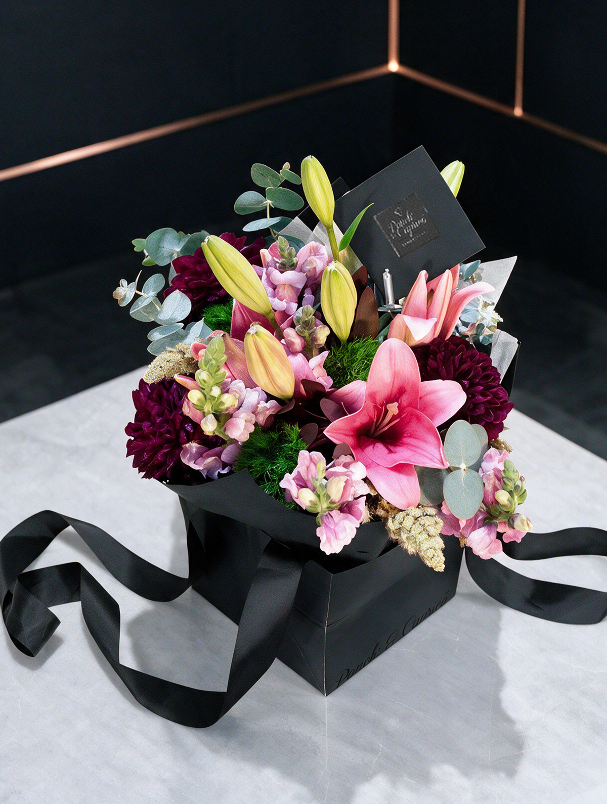 Dalias, Lillies y Lisianthus. Flores a domicilio CDMX Ponch y Caprico.