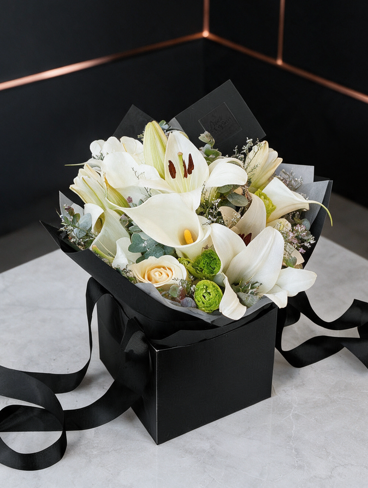 Lillies Blanco, Alcatraces, Lisianthus, Rosas, Limonio y Eucalipto. Flores CDMX DF Mexico Ponch y Caprico