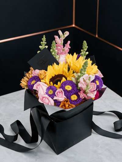 Bouquet de Girasol, Rosa Caricia Rosada y Dragón Amarillo Perrito