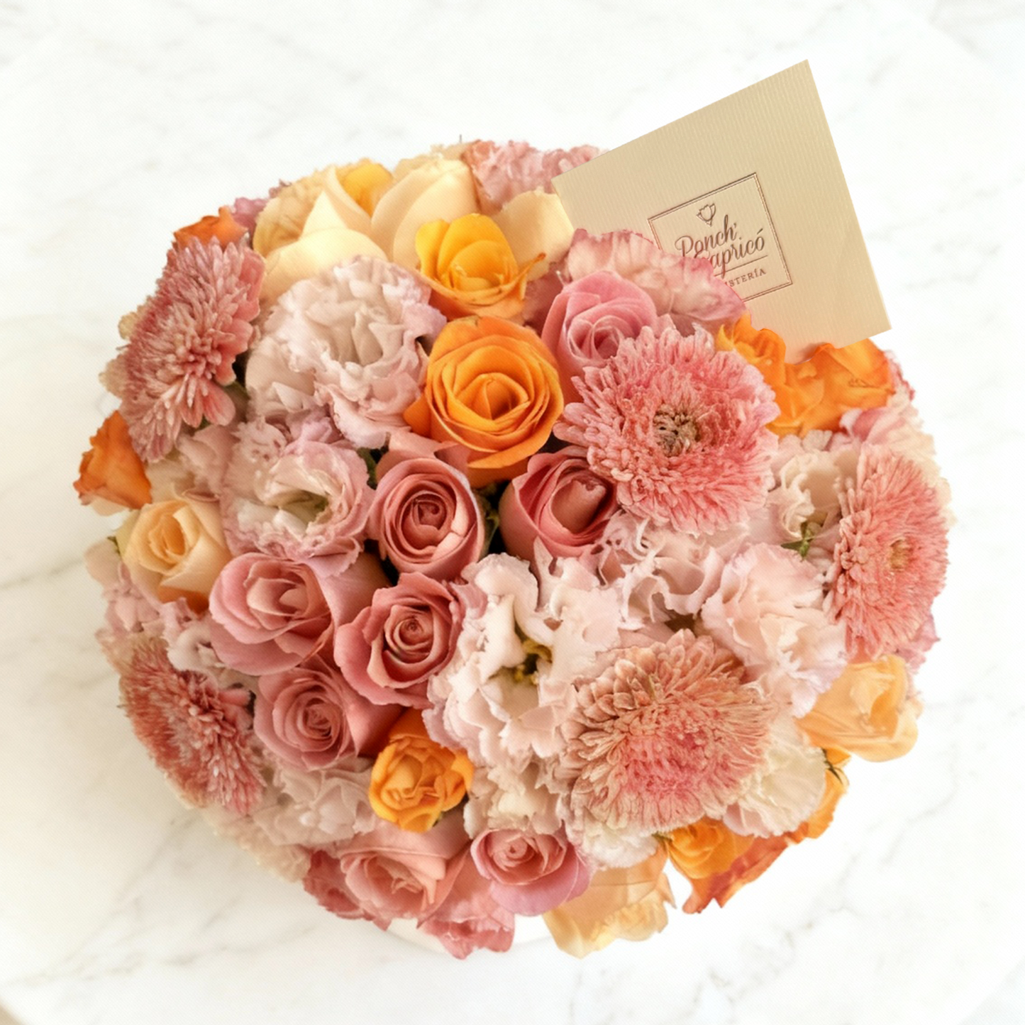 Arreglo Floral de Rosas Naranja, Rosadas y Lisianthus en Caja Cenital Flores a Domicilio CDMX Ponch y Caprico Floreria