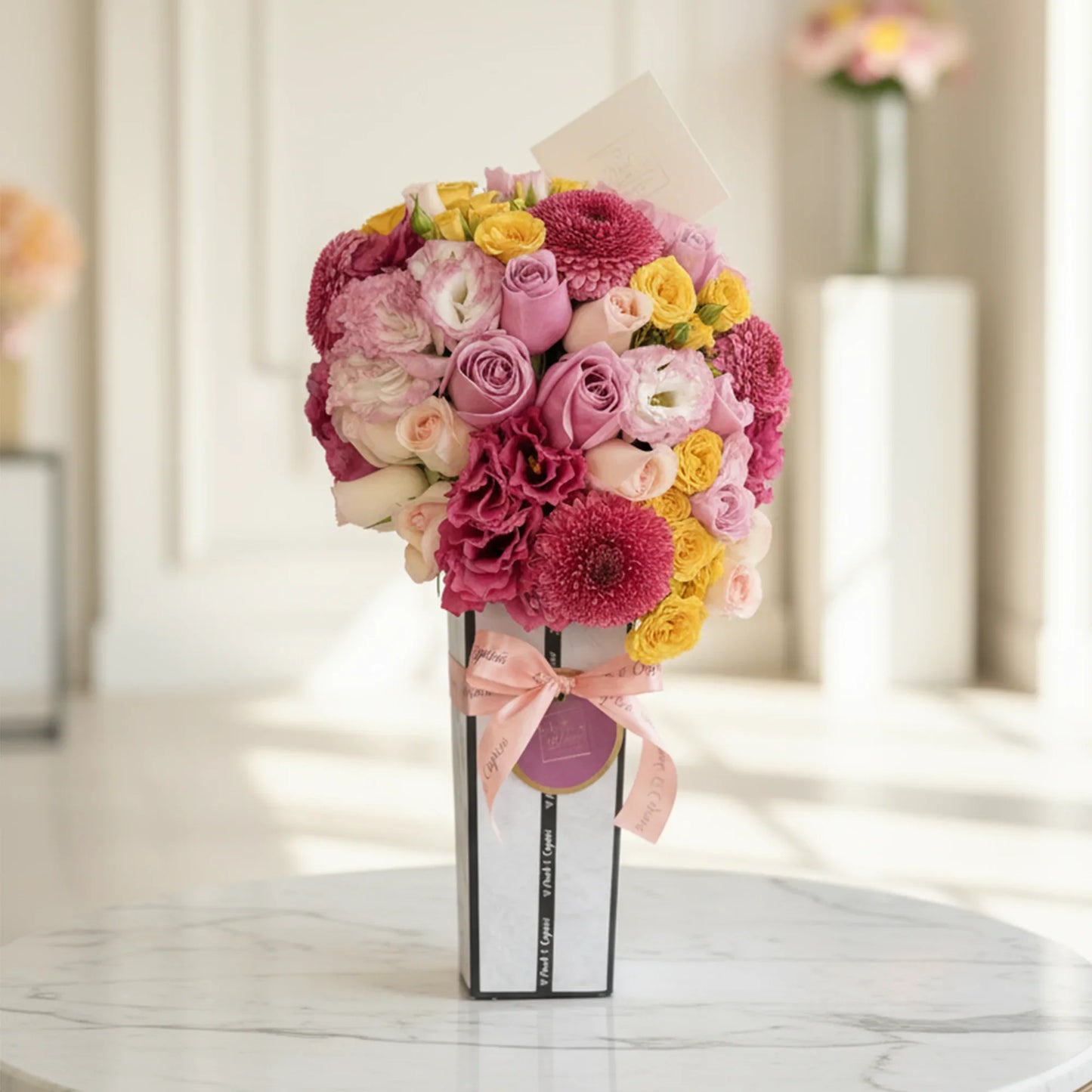 Arreglo Floral de Rosas, Lisianthus y Gerberas Multipétalo | Caja boutique