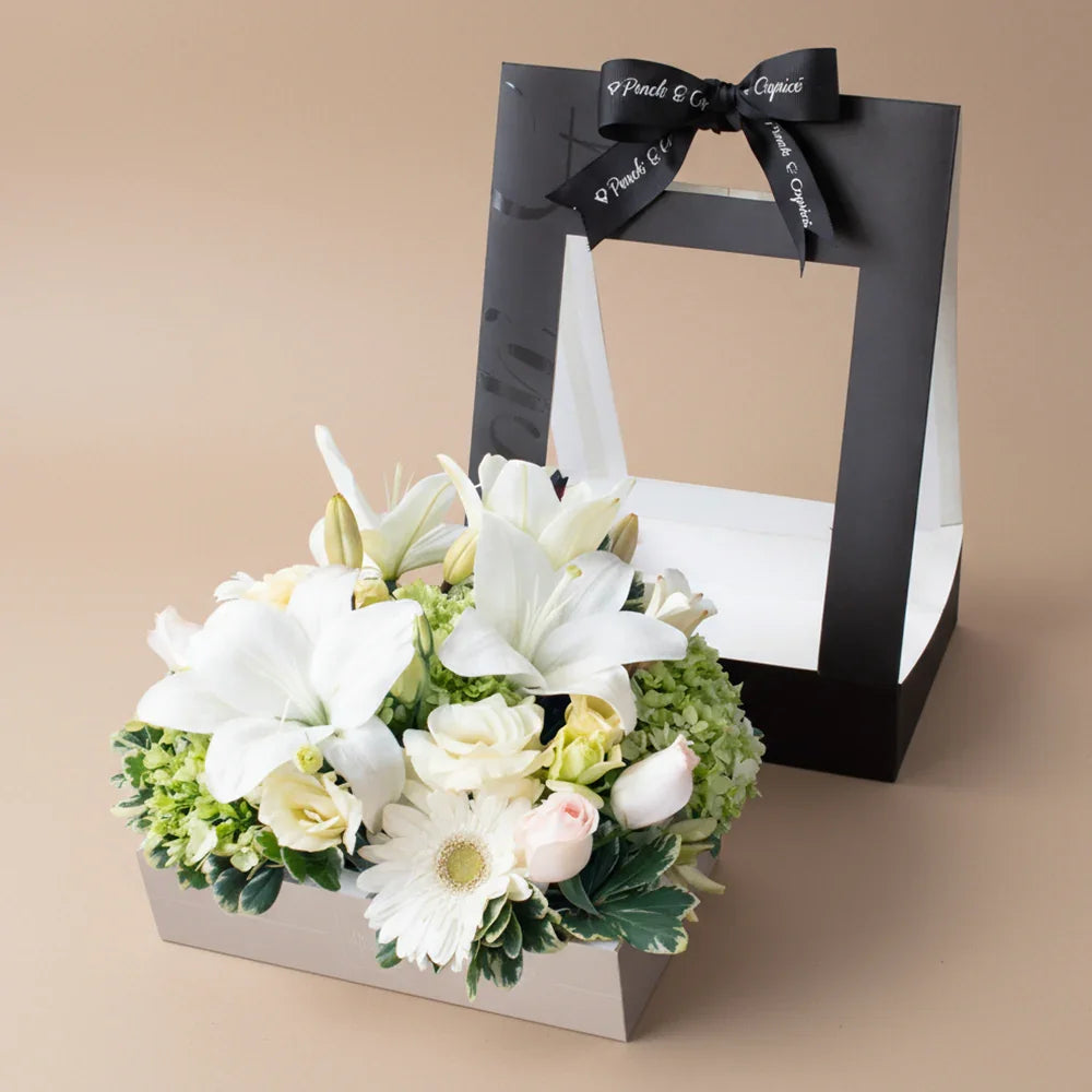 Flores en Caja |  Canasta de Flores Blancas | Lilis Blancos, Rosas Blancas