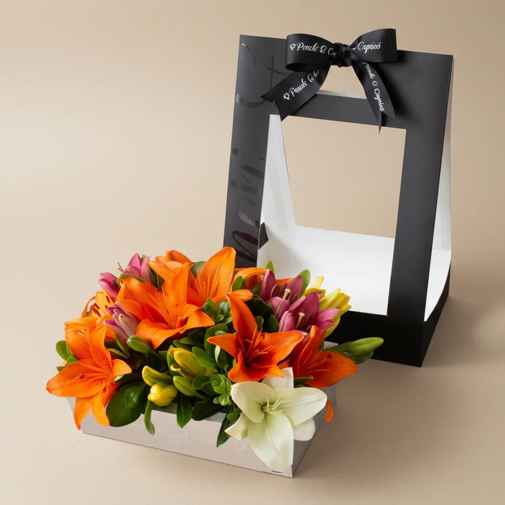 Flores en Caja | Canasta de Flores Naturales | Lilis de Colores