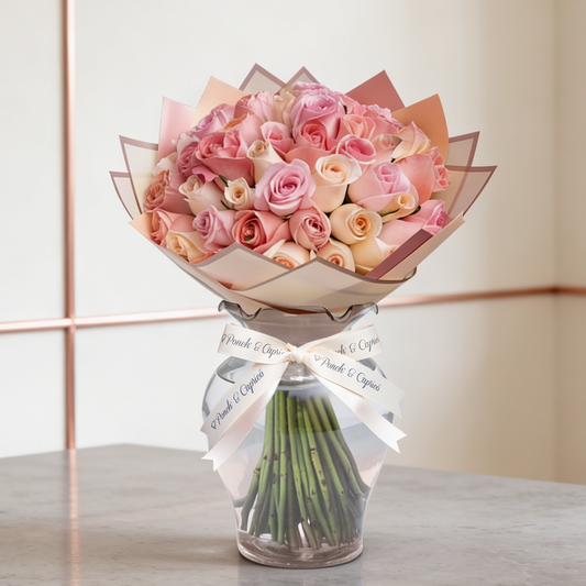 Ramo de 50 Rosas Rosas con Florero Ponch y Caprico CDMC Floreria