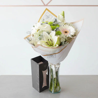 Ramo de Alcatraces, Lillies y Gerberas - PRAM017 Ponch y Caprico Floreria con florero