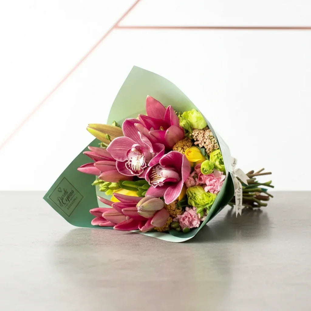 Ramo de Orquídeas, Rosas, Lisianthus y Lillies - PRAM020 Ponch y Caprico