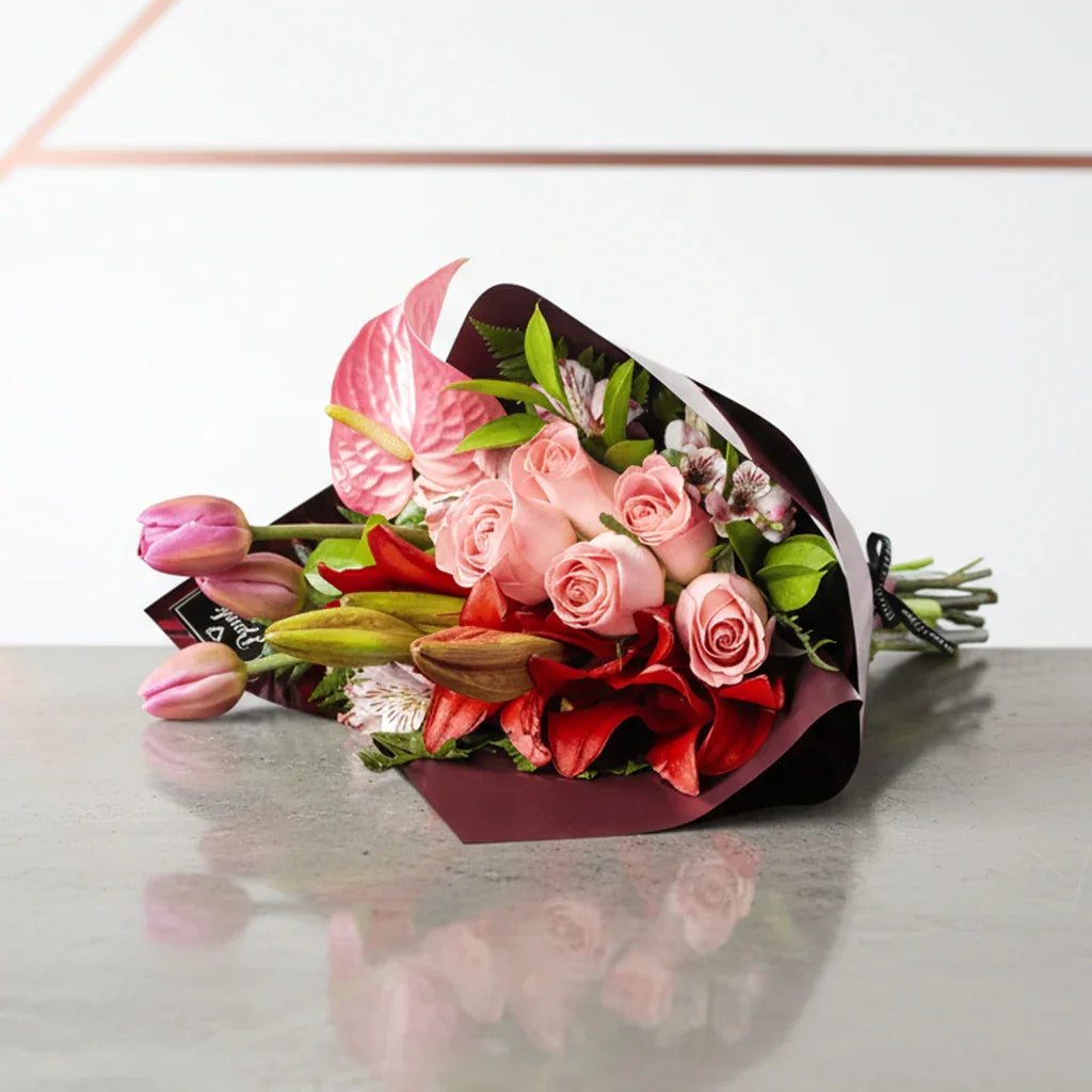 Ramo de Tulipanes, Rosas, Anturio y Lillies - PRAM024 Ponch y Caprico Floreria CDMX