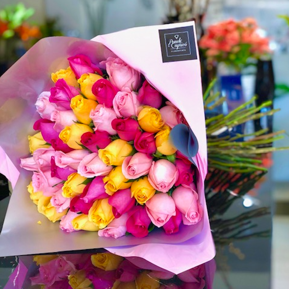 Ramo de 50 Rosas Floreria Ponch y Caprico Fres flowers Best Quality Roses