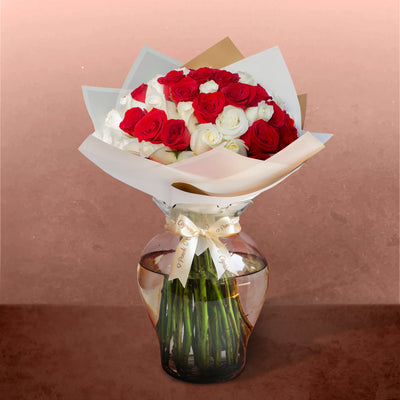 Ramo de Rosas Rojas y Blancas, presentación de 50, 100 o 150