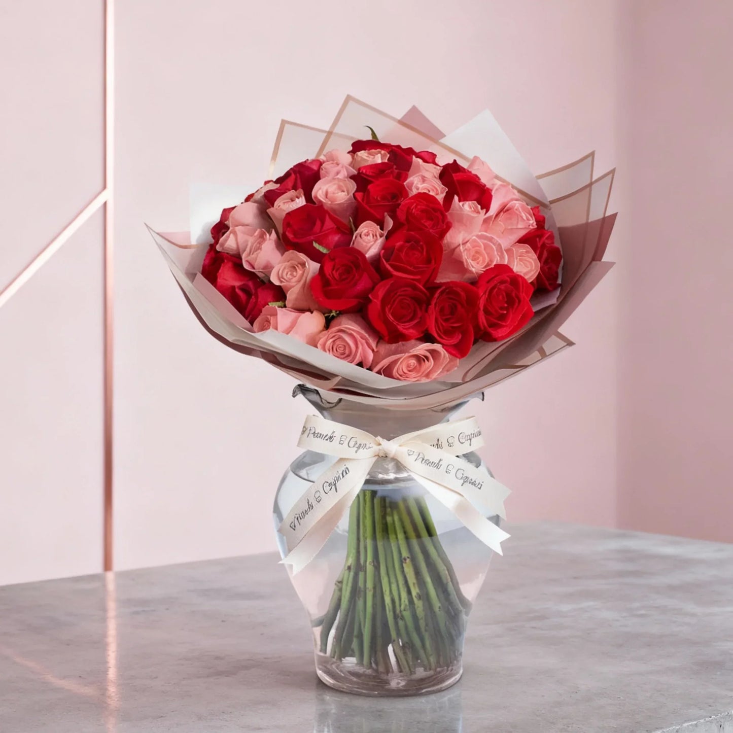 Ramo de Rosas Rosa (Hermosa) y Rojas, presentación de 50, 100 o 150 rosas Ponch y Caprico Floreria CDMX