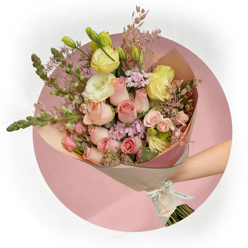 Lisanthus Ramo Ramo de Lisianthus, Rosas, Mini Rosas - Florería CDMX Ponch' & Capricó ...