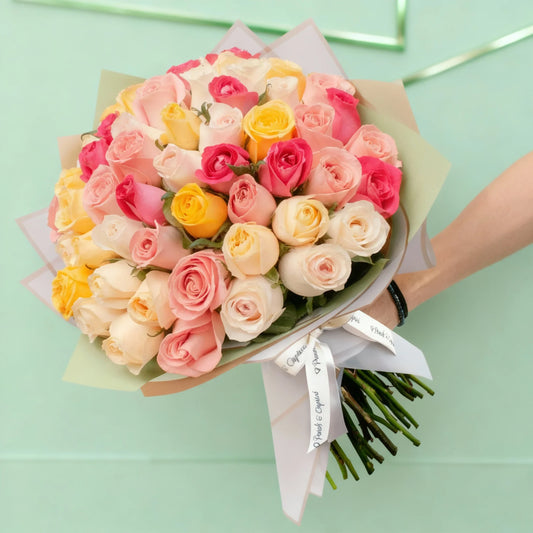 Ramo de Rosas Mixtas (Fucsia Topaz, Amarilla, Peach Avalanche, Beige y Rosado Vintage), presentación de 50, 100 o 150 rosas