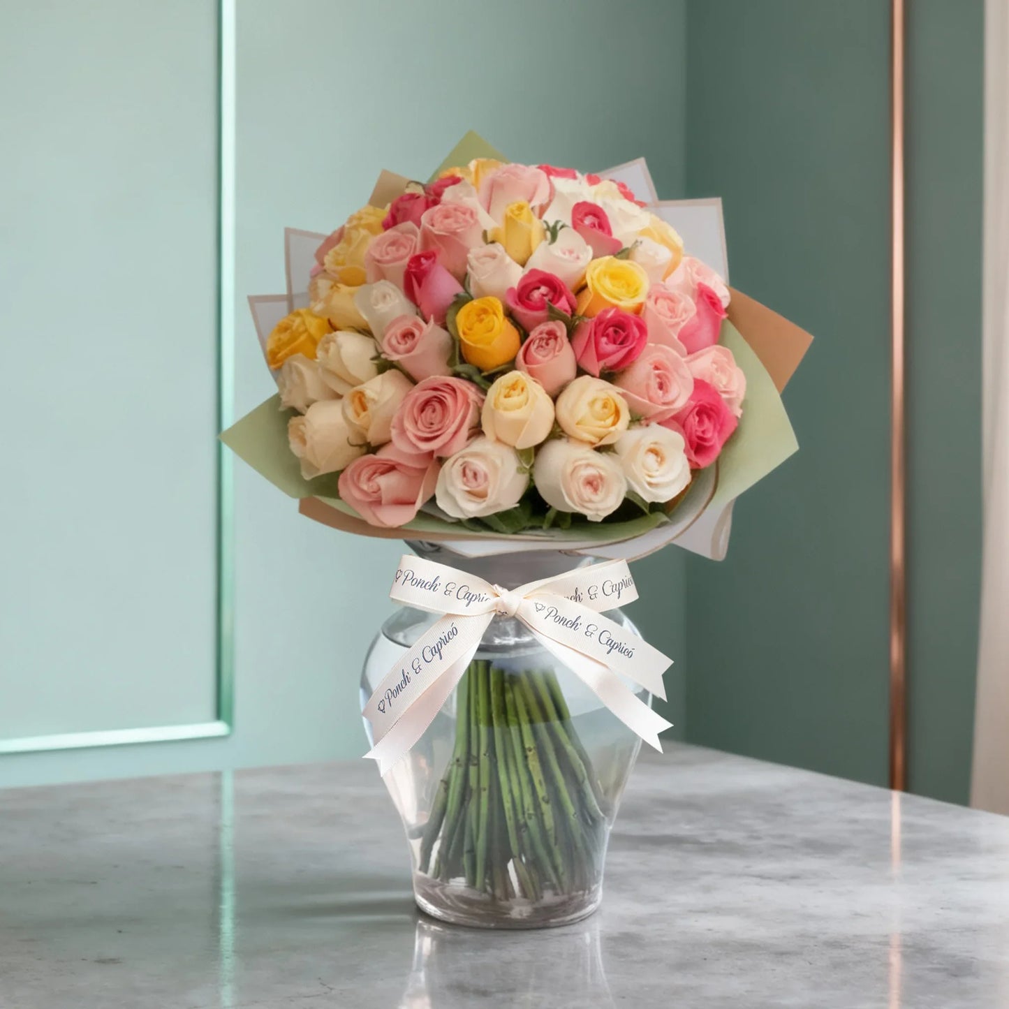 Ramo de Rosas Mixtas (Fucsia Topaz, Amarilla, Peach Avalanche, Beige y Rosado Vintage), presentación de 50, 100 o 150 rosas Ponch y Caprico CDMX Floreria