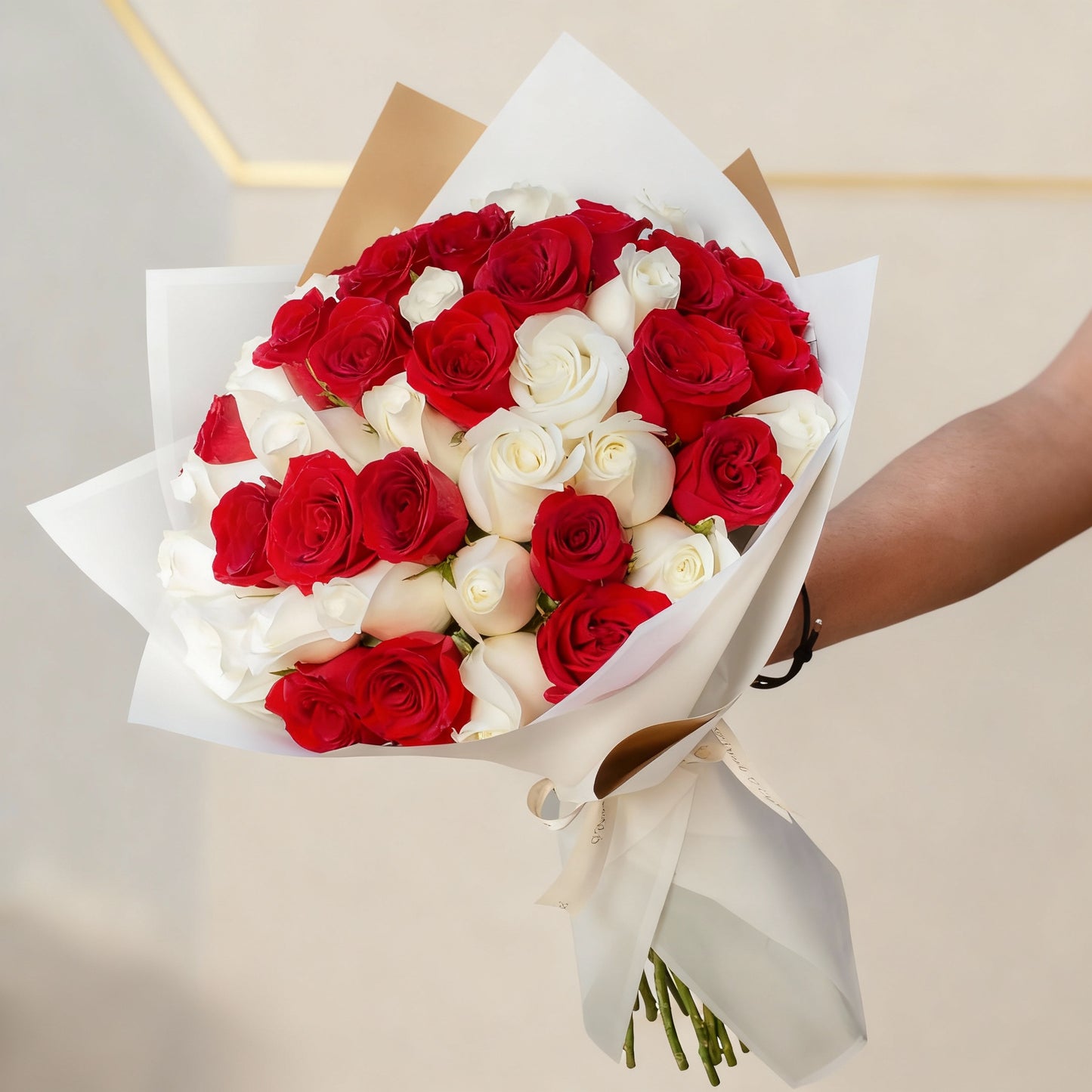 Ramo de Rosas Rojas y Blancas, presentación de 50, 100 o 150 - RR002 Envio de flores CDMX