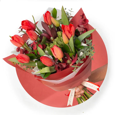 Ramo de Tulipanes Rojos, Safari y Dólar Rojo (Preservado) -PRAM055-