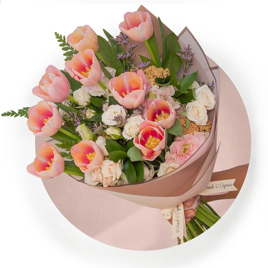 Ramo de Tulipanes Rosas, Mini Rosas Porceline, Lisianthus y Aquilea -PRAM057-