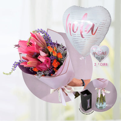 Ramillete de Mini Rosa Naranja, Lillies y Rosa Fucsia Topaz + Globo Metálico de 18" ¡Hola, me gustas! Inflado con Helio -SET077-