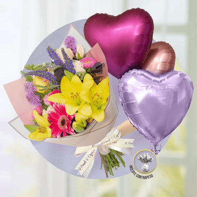 Ramillete de Rosa Amarilla, Rosa Fucsia, Lillies Amarillas, Eucalipto Negro, Leatriz y Rosa Avalanche + Bouquet de Globos de Amor -SET066-