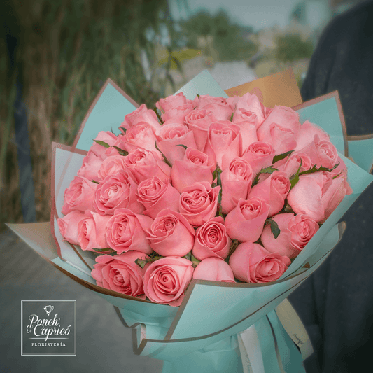 50, 100 o 150 Rosas Rosadas en ramillete Ponch y Caprico floreria CDMX DF