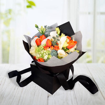 Bouquet Tulipan, Lisianthus y Alcatraz. Flores a domicilio Ponch y Caprico.