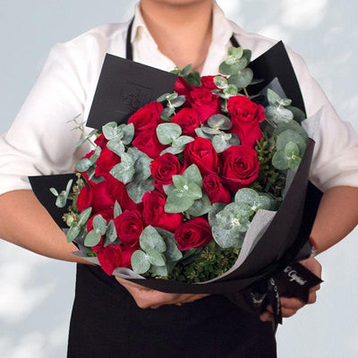 Bouquet de 24 Rosas Rojas. Floreria Ponch y Caprico Flores CDMX