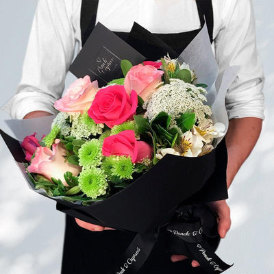 Rosas y Rosas -Rosadas y Fuchsia. Floreria Ponch y Caprico.