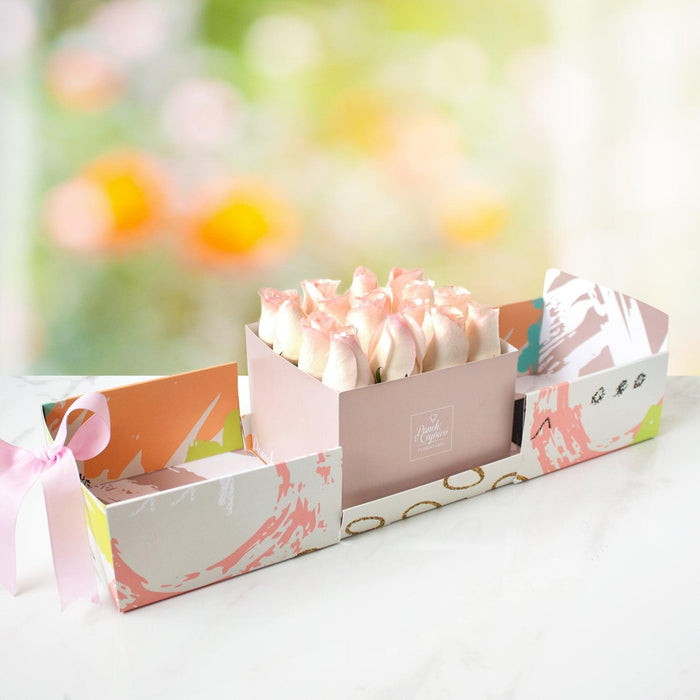 Caja Sorpresa con 16 rosas -color a elegir-