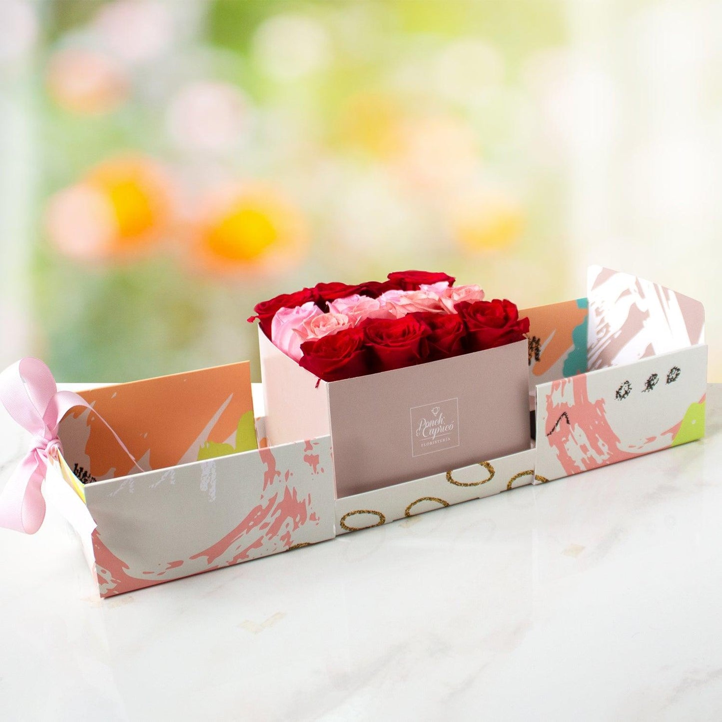 Caja Sorpresa con 16 rosas -color a elegir-
