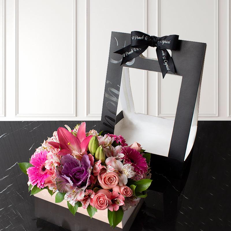 Flores en caja tipo Canasta de Rosas, Lillies y Gerberas con Bouquet de Globos de Cumpleaños y Personalizado -SET040-