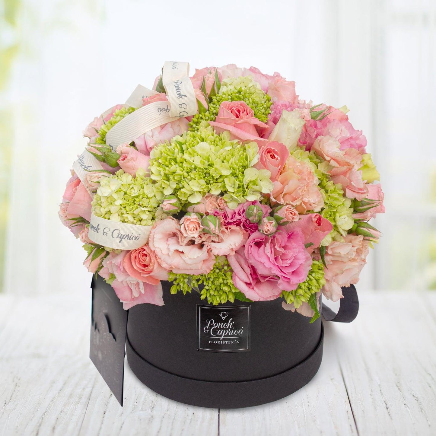 Domo de Lisianthus, Rosas Rosadas, Mini Rosas y Hortensias Verde + Bouquet de Globos -SET036-