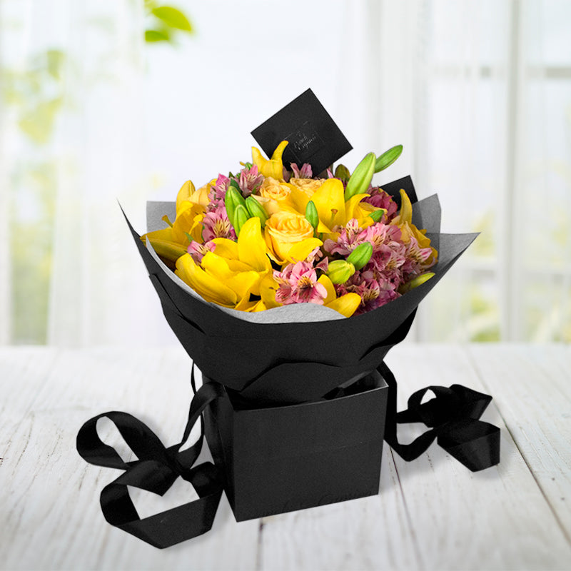 Bouquet de Lillies, Rosas y Alstromelias. Floreria CDMX con envio a domicilio Ponch y Caprico.