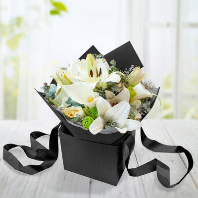 Lillies Blanco, Alcatraces, Lisianthus, Rosas, Limonio y Eucalipto. Flores CDMX DF Mexico Ponch y Caprico