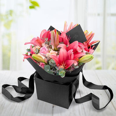 Lillies Rosa, Rosas y Mini Rosas Rosadas y Beige y Limonio. Flores CDMX DF Mexico Ponch y Caprico