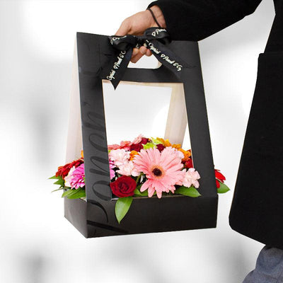 Flores en Caja tipo Canasta de Gerberas de Colores y Mini Rosas -PCAN016-