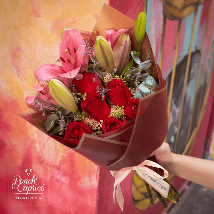 Ramillete de Rosas Rojas, Lillies y Aquilea + Bouquet de Globos -SET029-