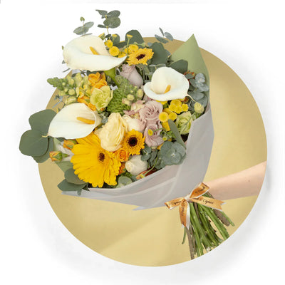 Ramillete de Rosas Blancas, Alcatraz, Gerbera Amarilla, Lisianthus Crema y Rosas Amnesias - PRAM046 -