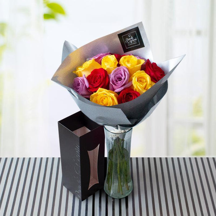 Ramillete de 12 Rosas - Florero Incluido - PRAM023